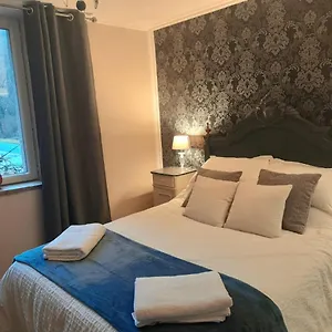 Les Roches D'hotes Bed & Breakfast